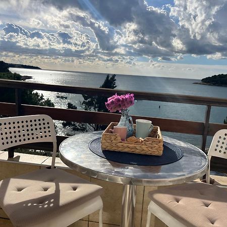 Apartment With A Sea View Pola Esterno foto