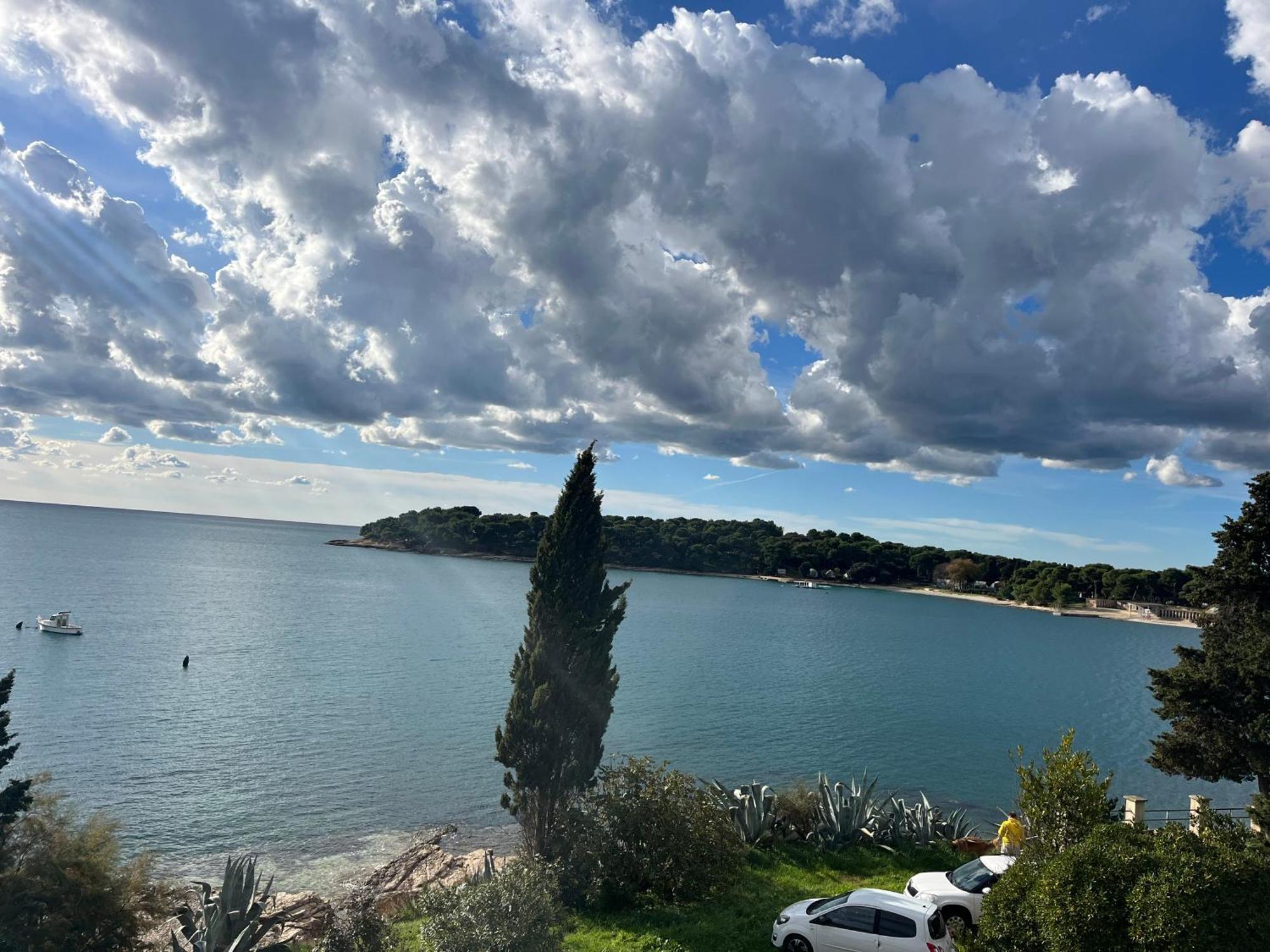 Apartment With A Sea View Pola Esterno foto