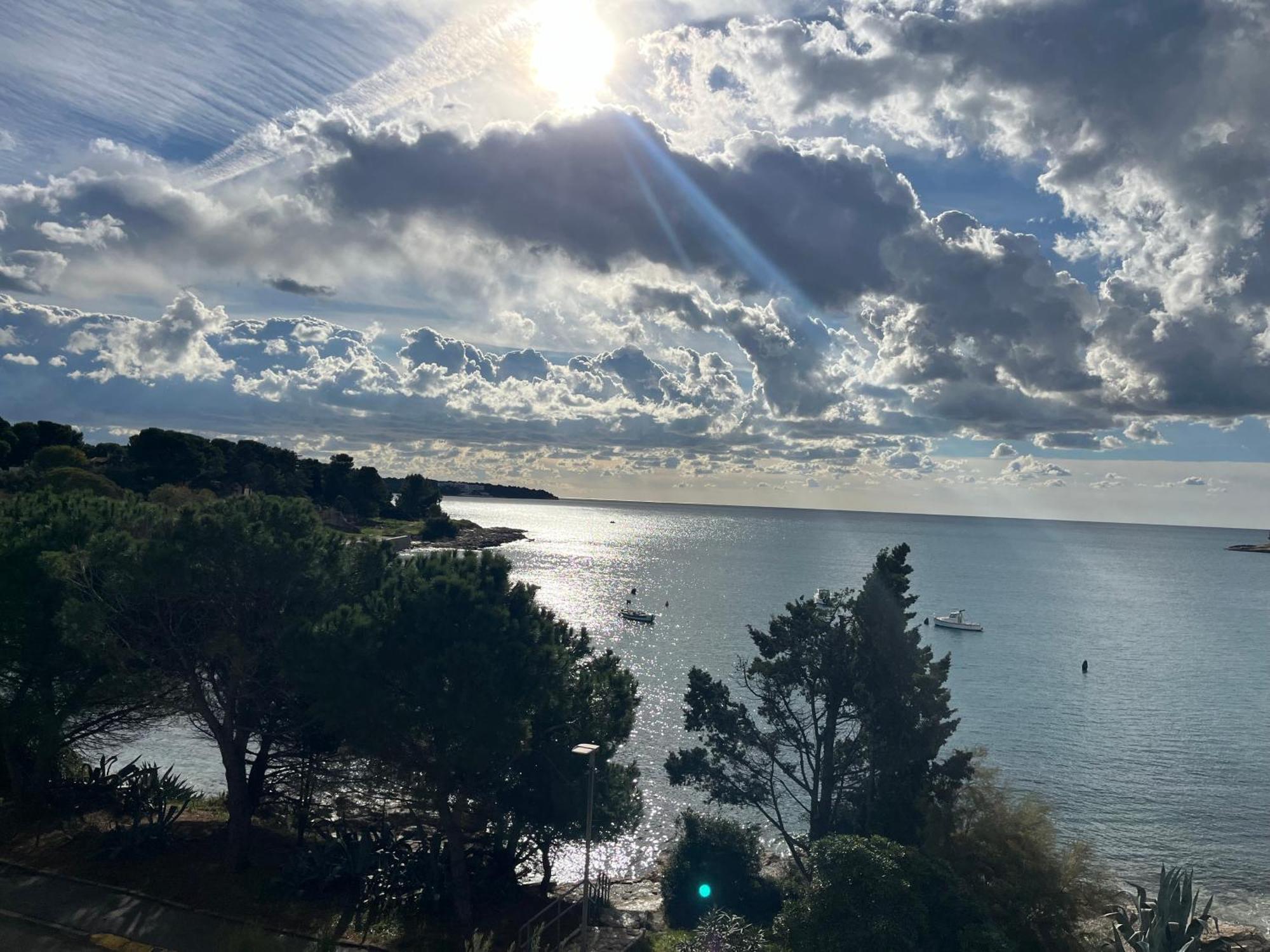 Apartment With A Sea View Pola Esterno foto
