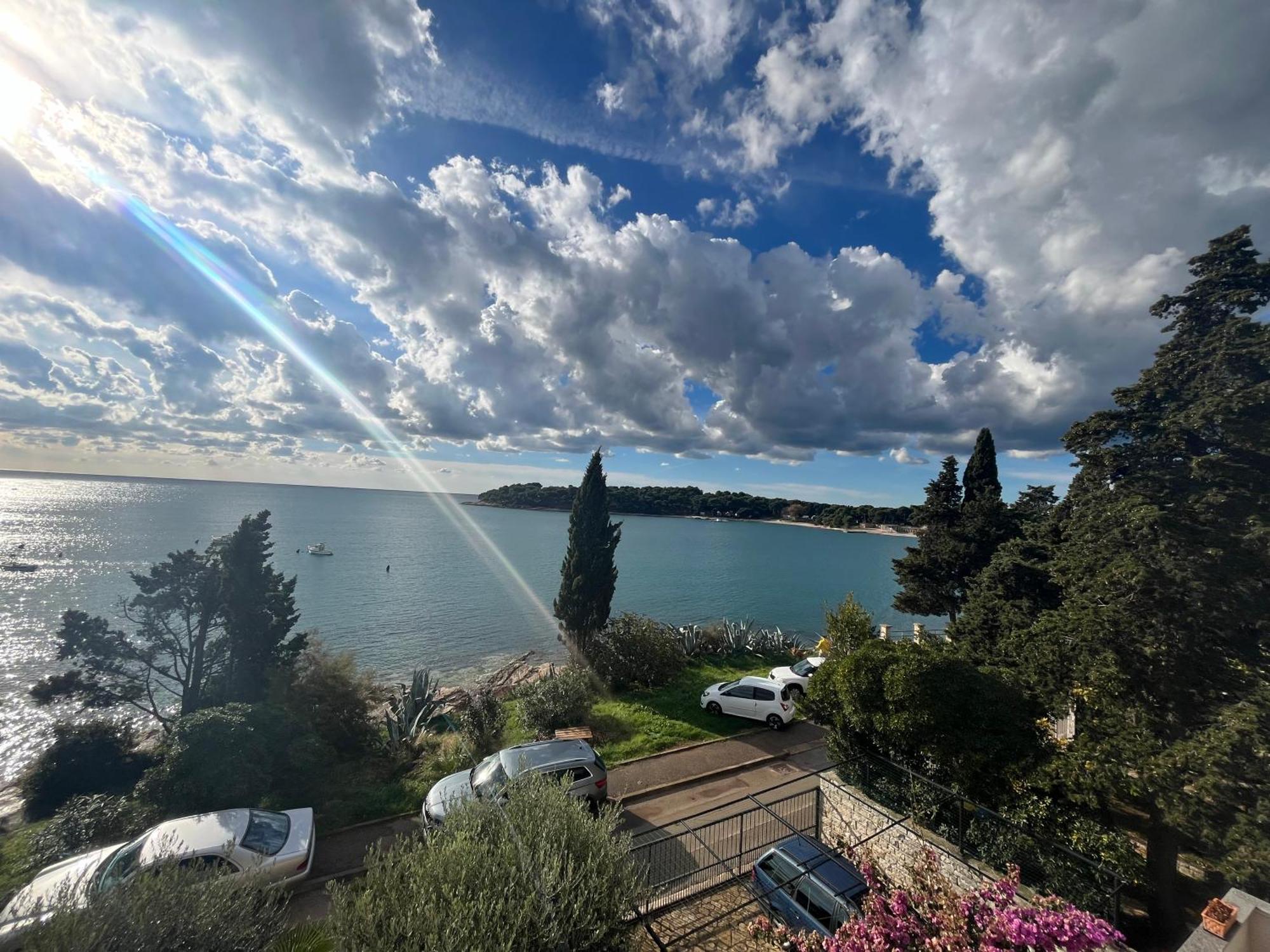 Apartment With A Sea View Pola Esterno foto